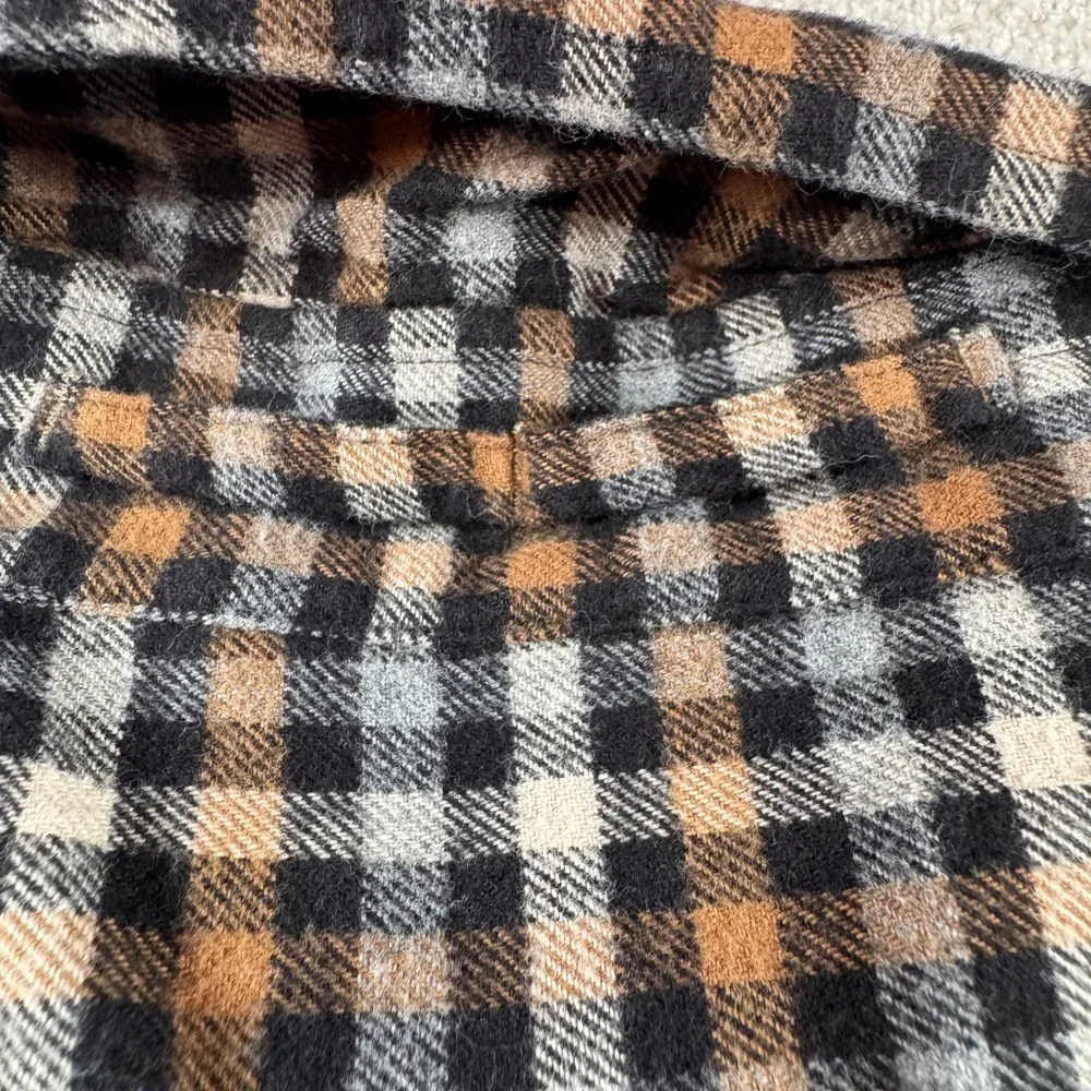 Banana Republic Organic Cotton Flannel Shirt Mens L Brown Black Plaid Standard